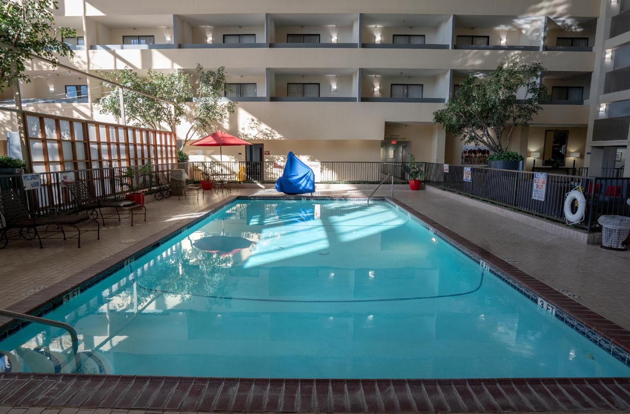 Atrium Hotel & Suites DFW Airport