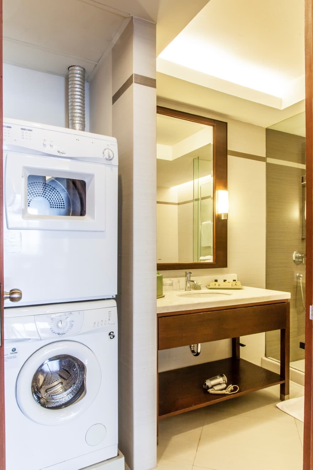 Column Bangkok Hotel