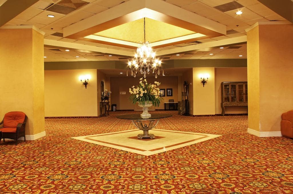 LA Crystal Hotel and Casino