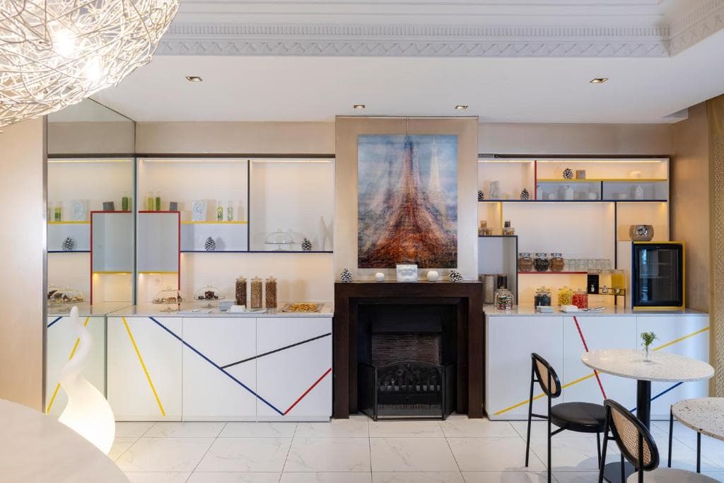 7 Eiffel Hotel by Malone
