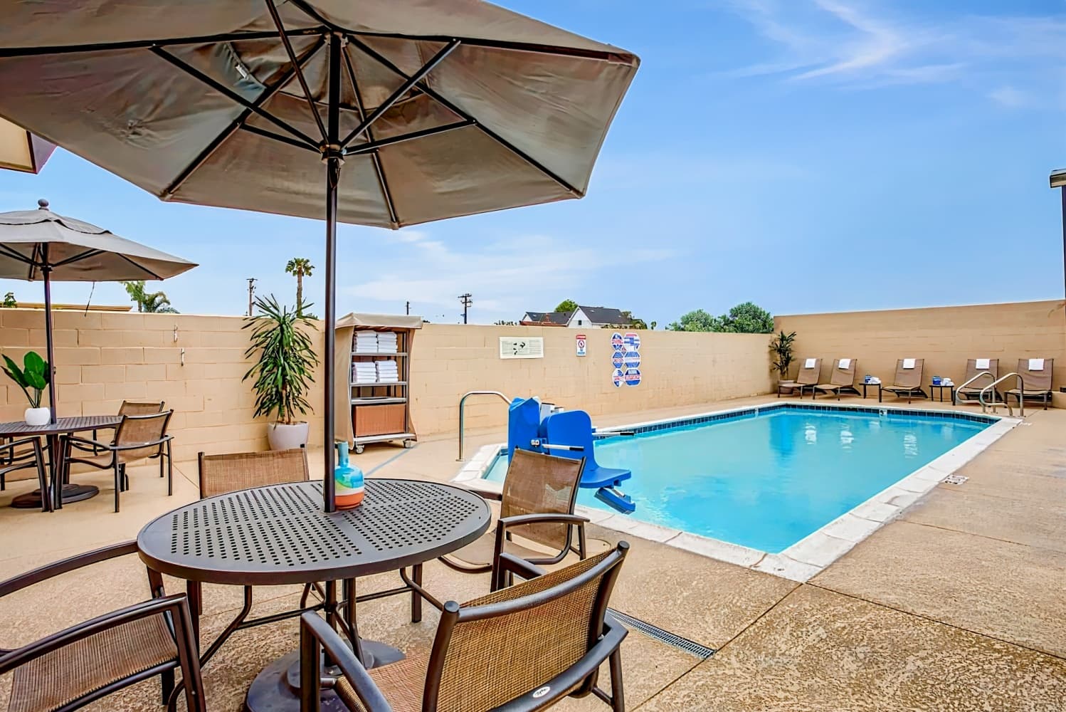 Holiday Inn Express Costa Mesa