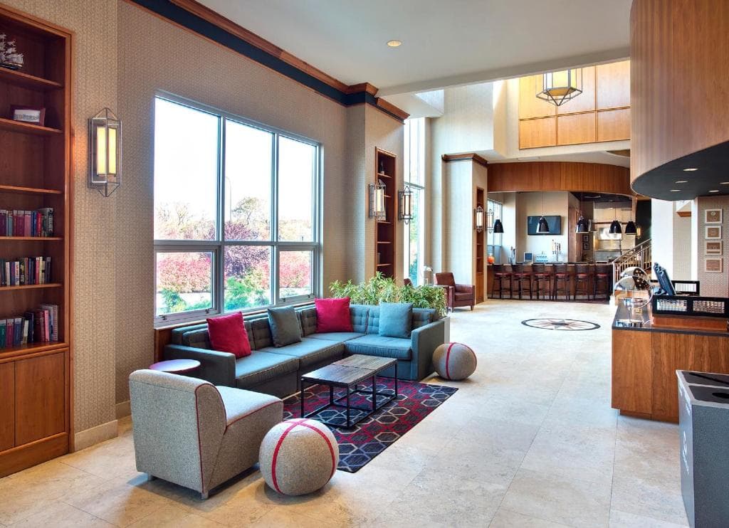 Four Points by Sheraton Melville Long Island