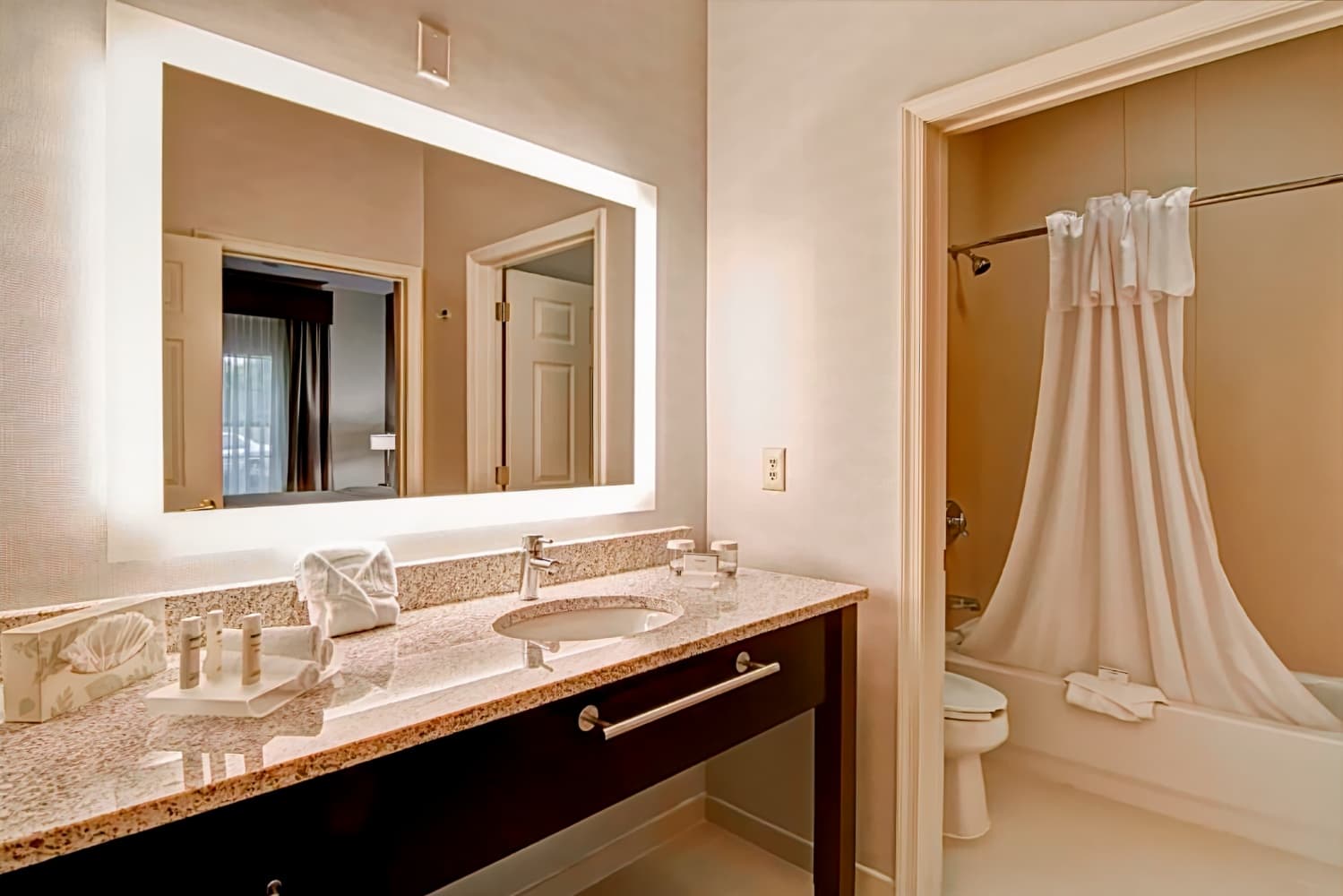 Homewood Suites by Hilton Newark-Cranford