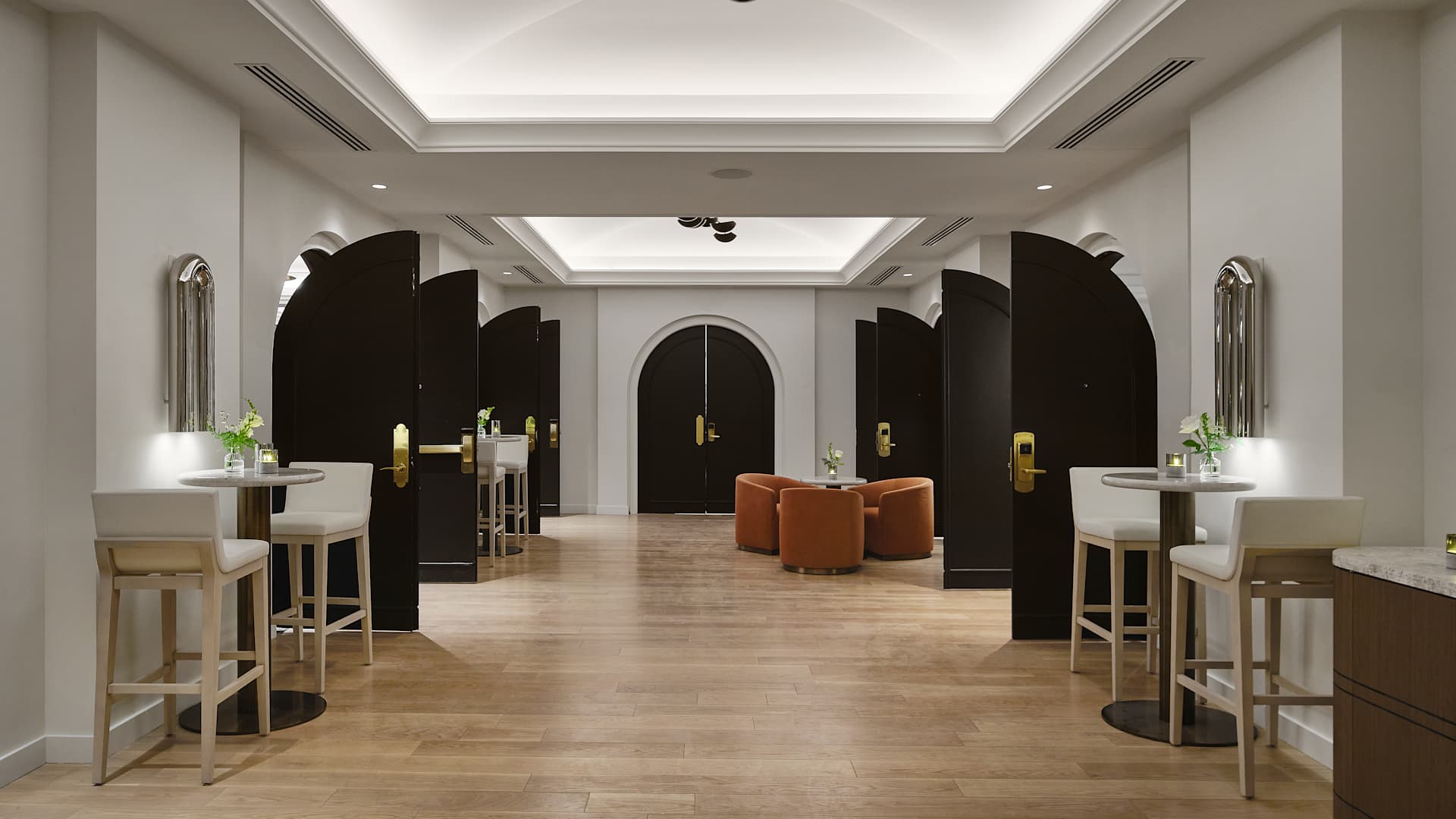 Vogue Hotel Montreal Downtown, Curio Collection by Hilton