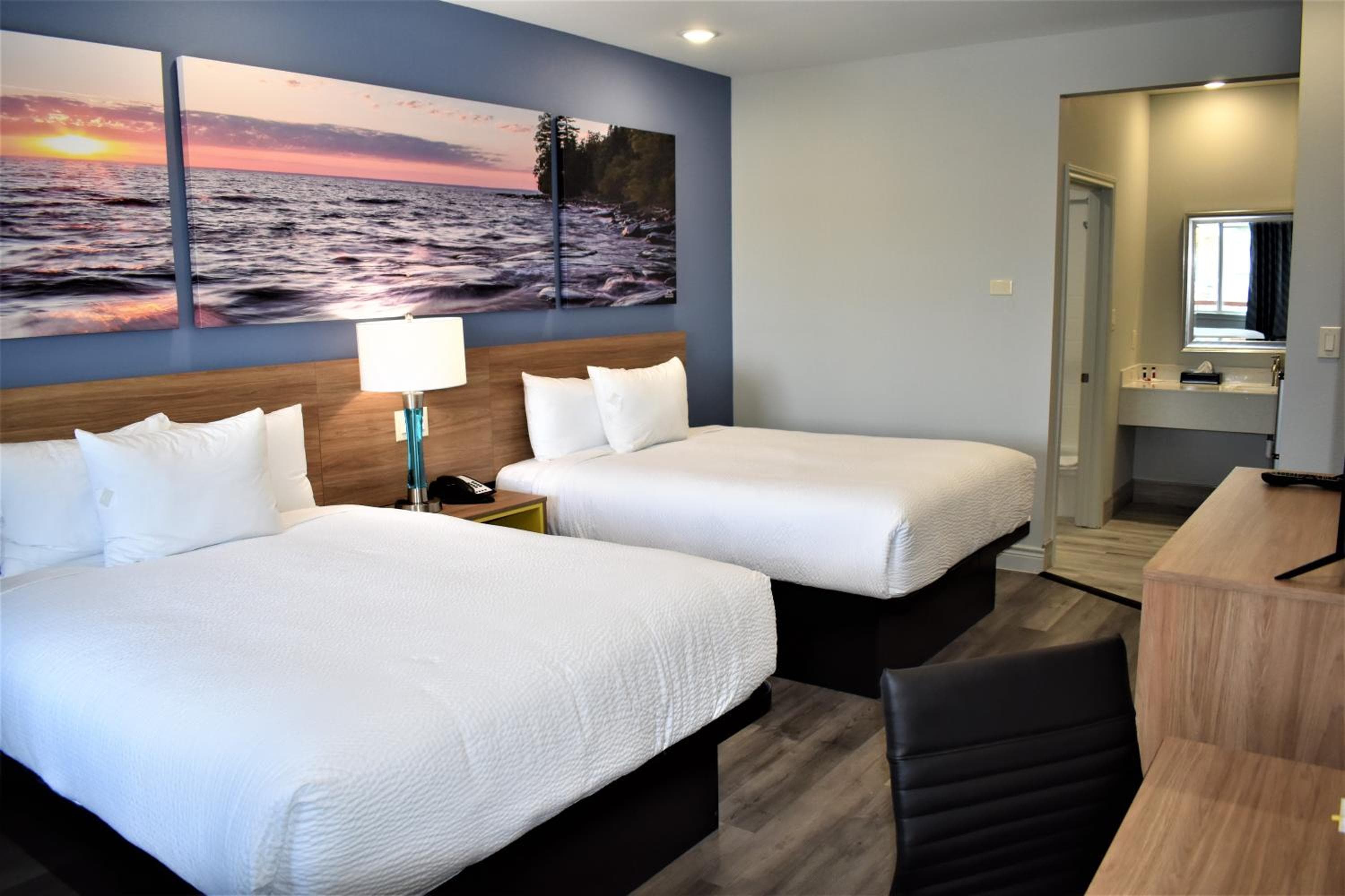 Days Inn & Suites by Wyndham Downtown/University of Houston