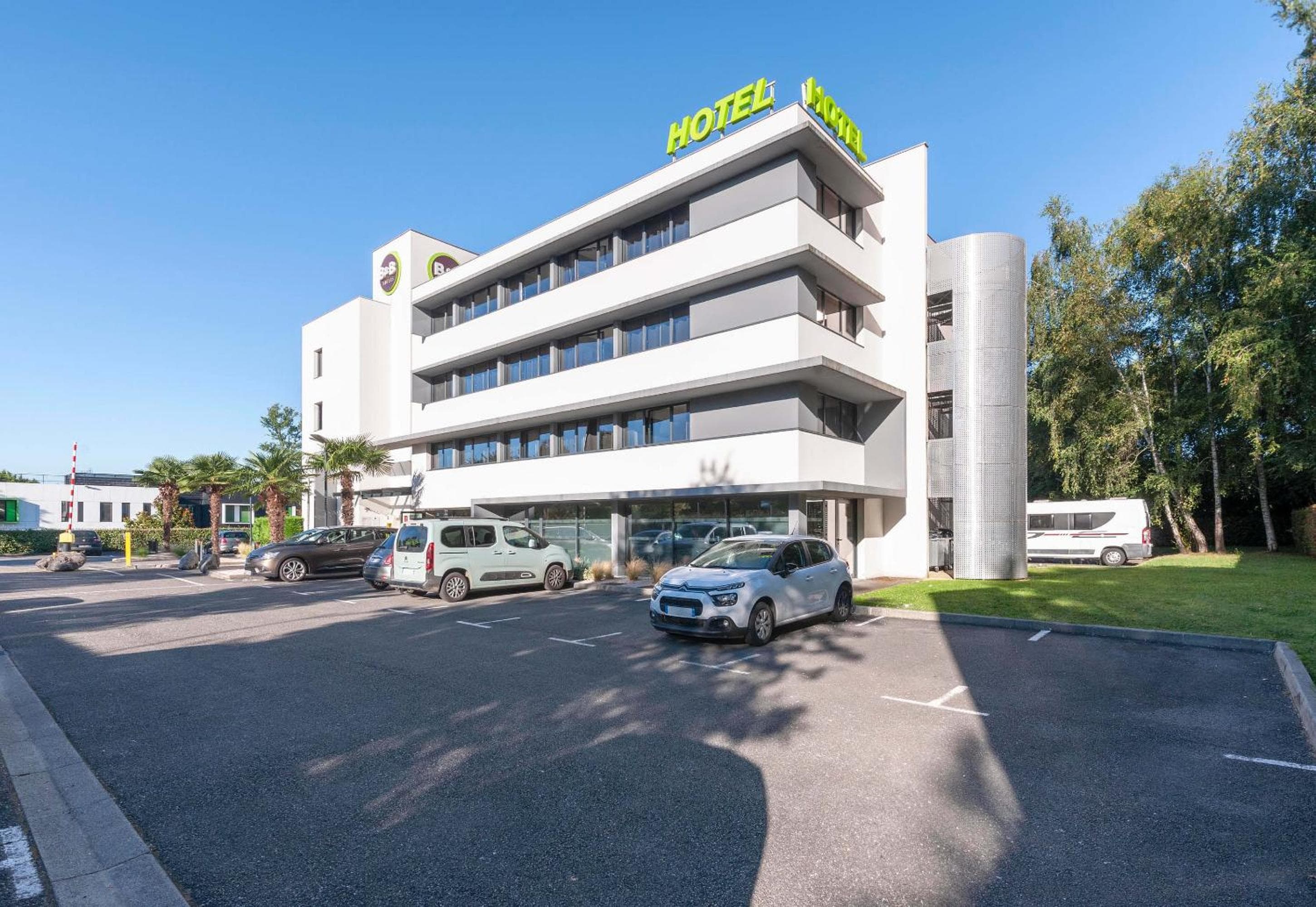 B&B HOTEL Pau Zénith