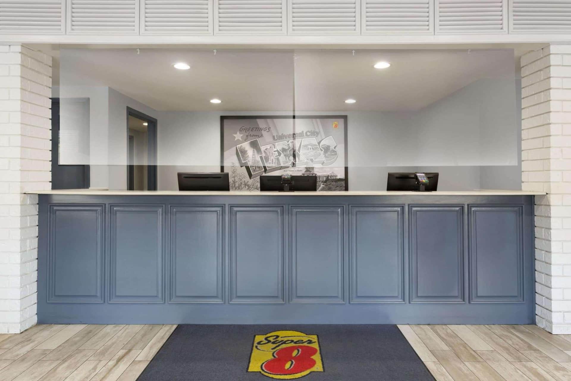Super 8 by Wyndham Universal City