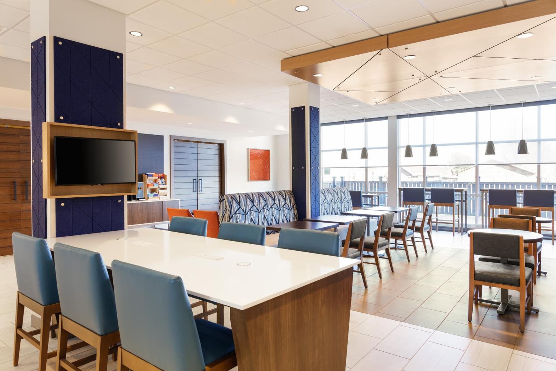 Holiday Inn Express & Suites Hebron - Cincinnati Airport by IHG