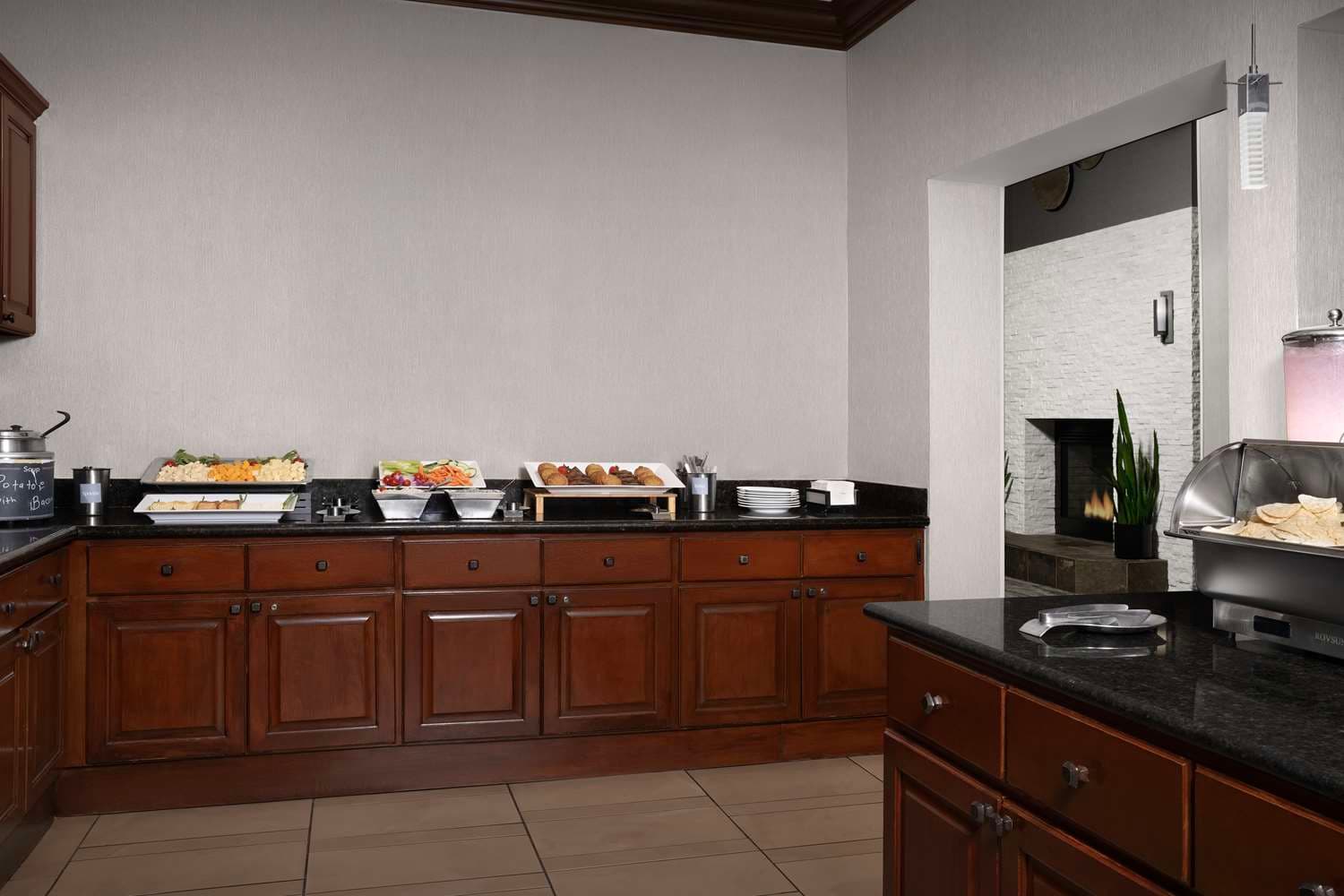 Homewood Suites by Hilton Jacksonville Downtown-Southbank