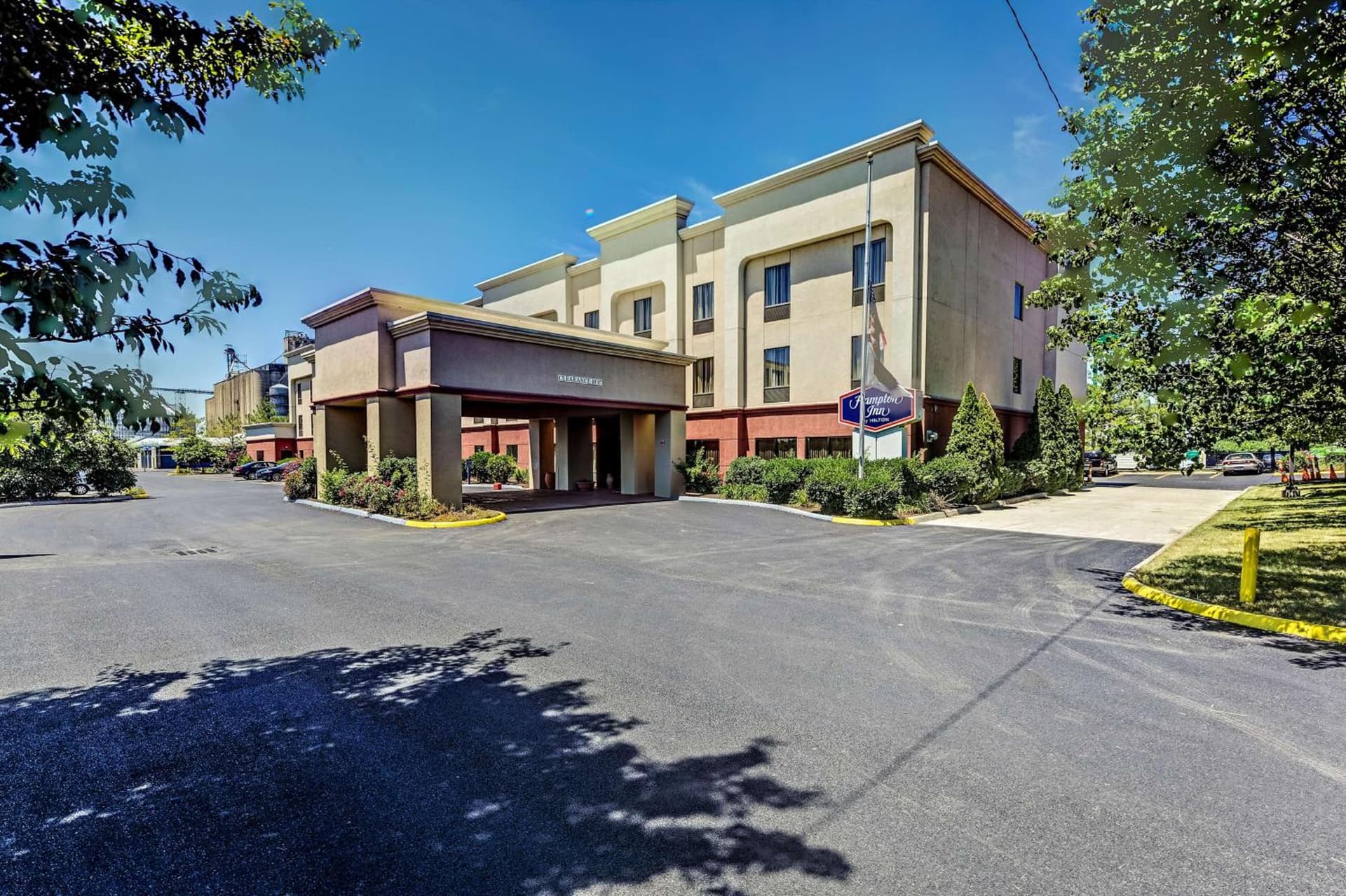 Hampton Inn by Hilton Columbus I-70E/Hamilton Rd.