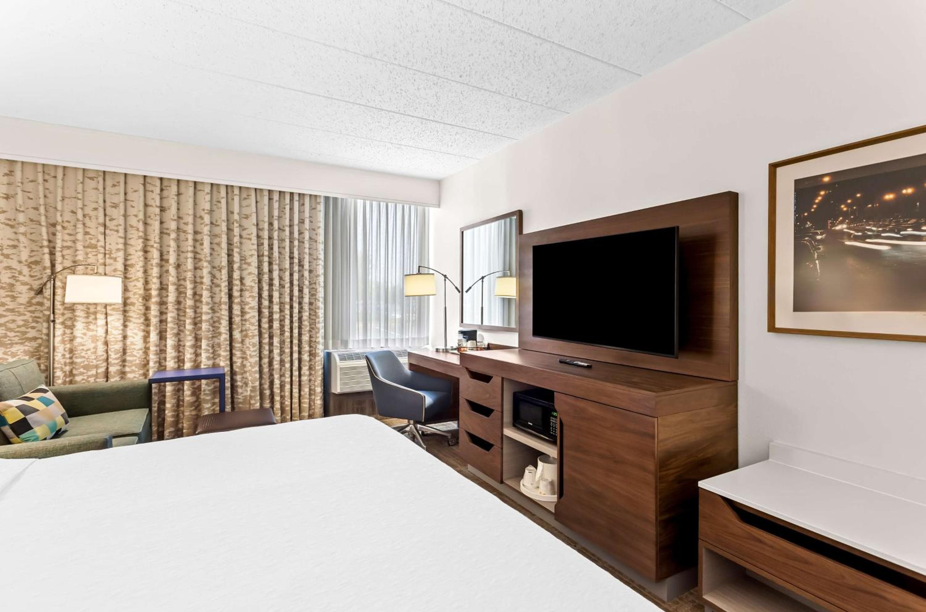Hampton Inn Chicago-Naperville