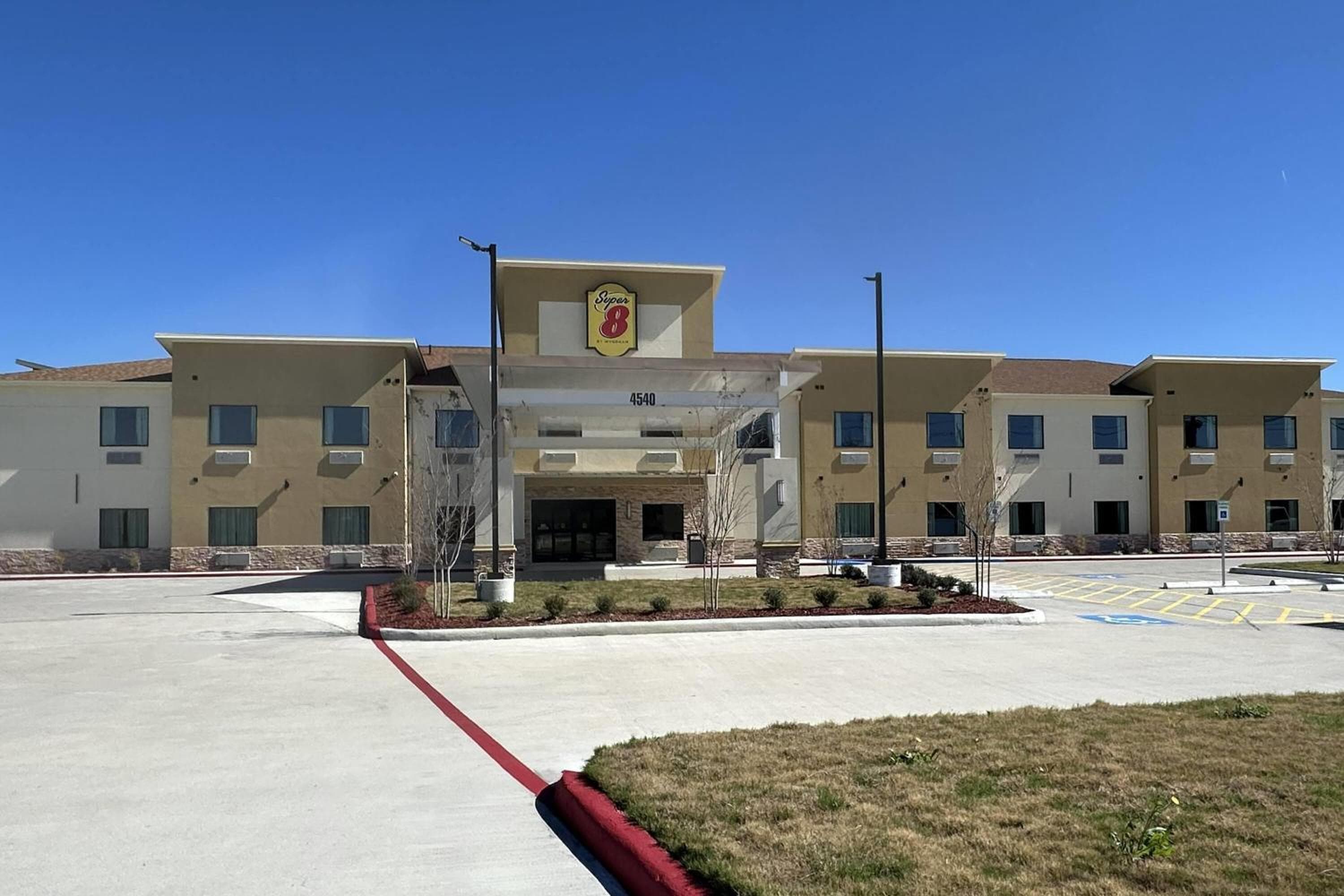 Super 8 By Wyndham Baytown