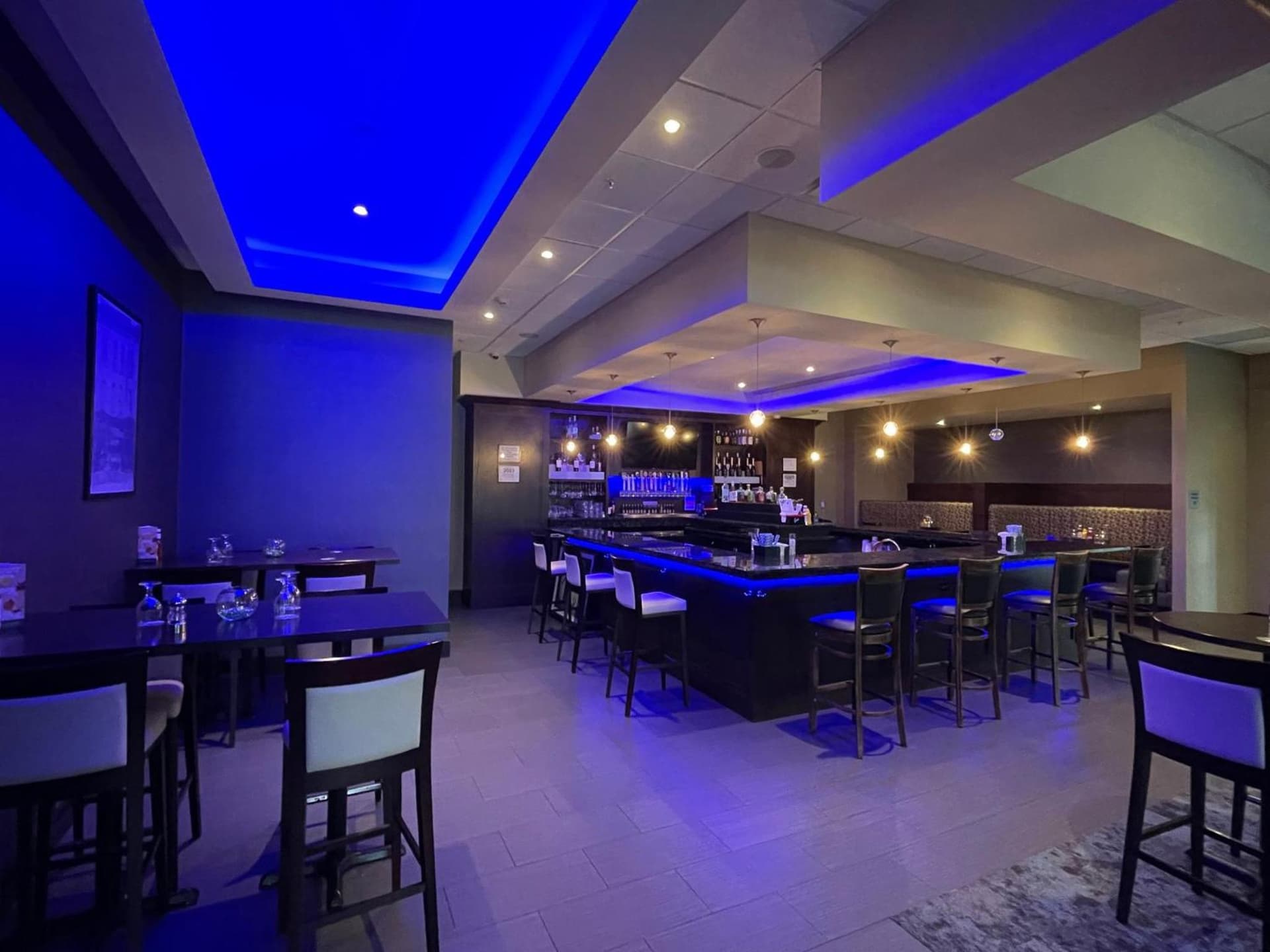 Holiday Inn & Suites Farmington Hills - Detroit NW by IHG