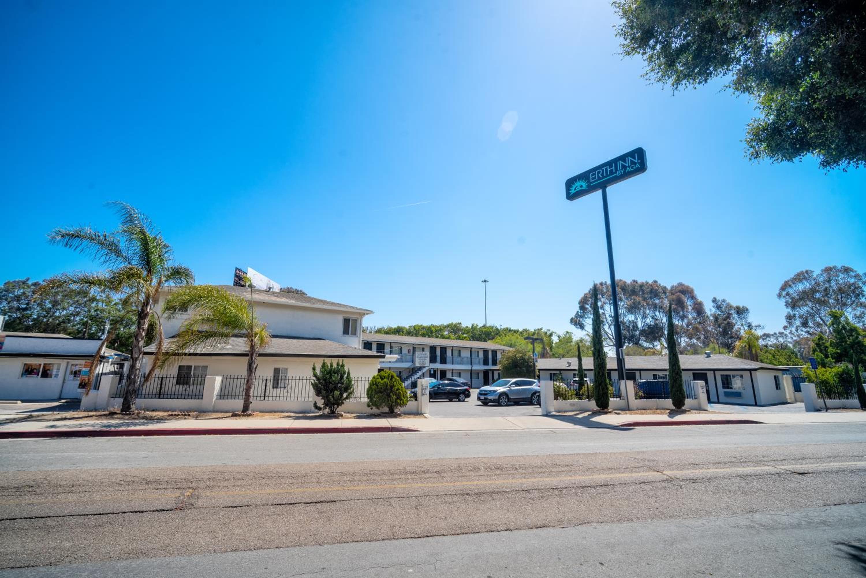 ERTH INN by AGA- San Ysidro