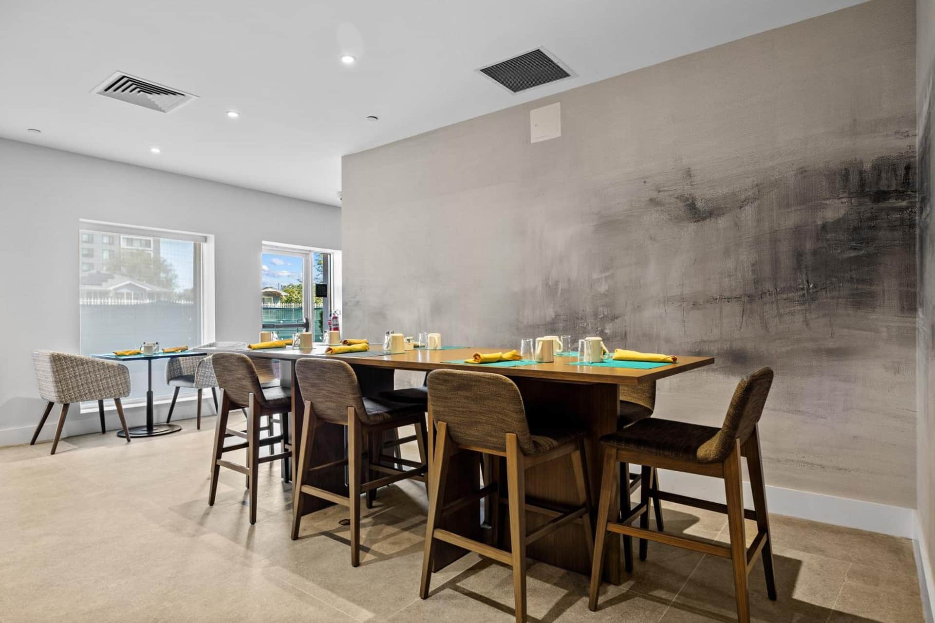 DoubleTree by Hilton New York JFK Airport